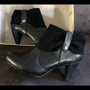 Mudd Lena Black ankle boots